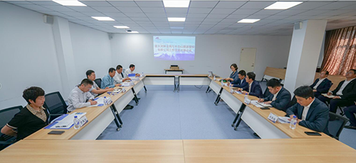省森工集團露水河林業局與長白山旅游股份有限公司就森林旅游、促進林業轉型升級開展業務對接